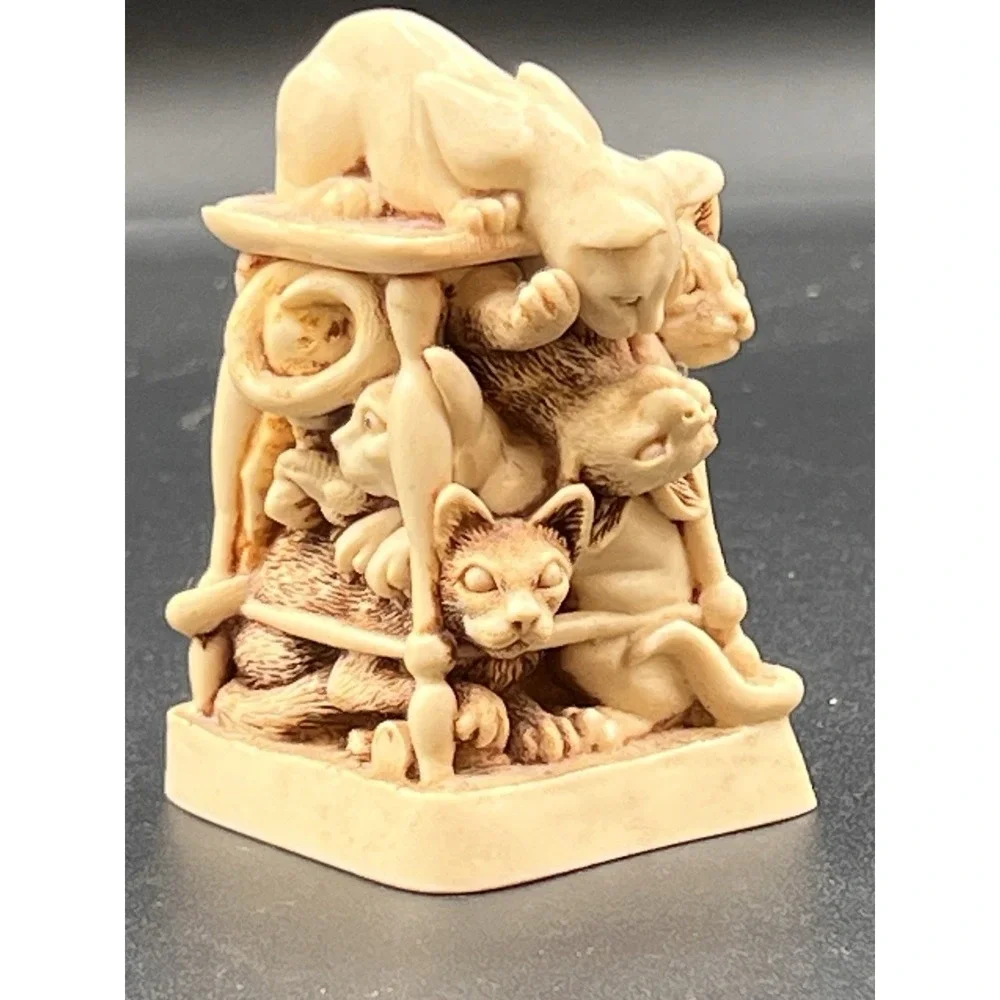 Harmony Kingdom Tony's Tabbies Collectible CAT Box 1997 Made in England‎